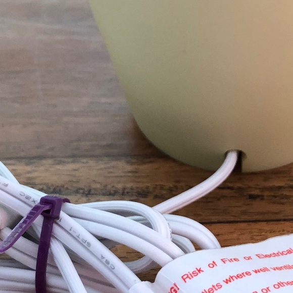 Ibis & Orchid Design - Hibiscus & Hummingbird Night Lamp - Picture 16 of 16